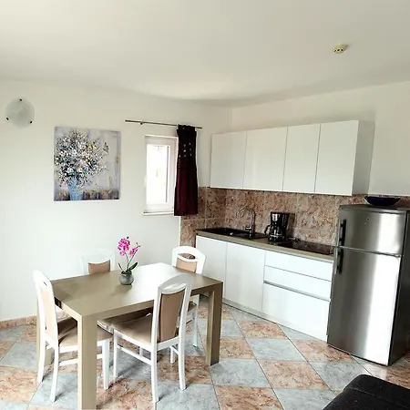 Apartment Silvija Primosten