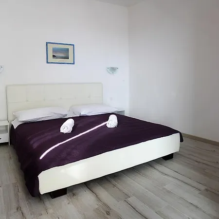 Apartment Silvija Primošten