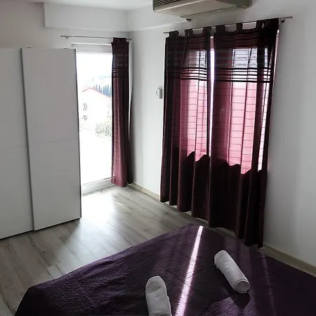 Silvija Apartment Primosten