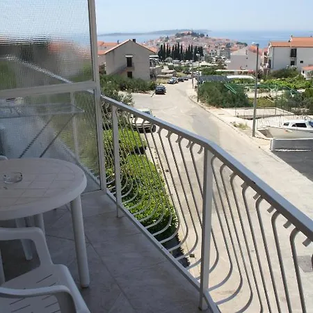 Silvija Apartment Primosten